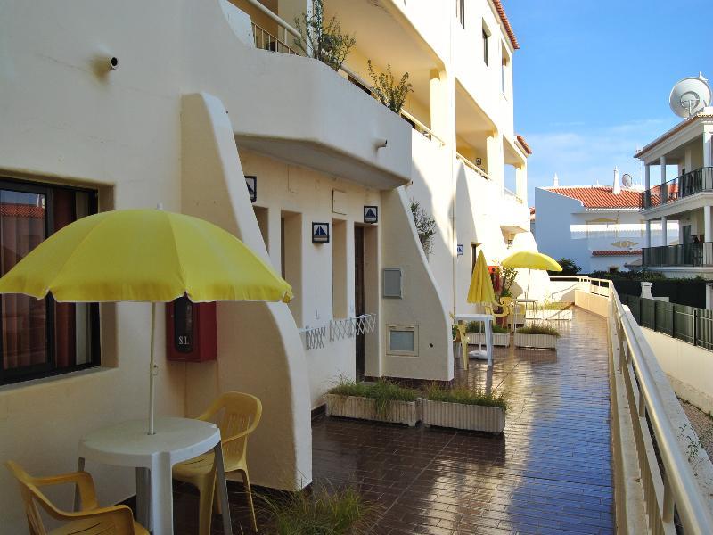 Apartamentos Olhos Do Mar Albufeira Extérieur photo