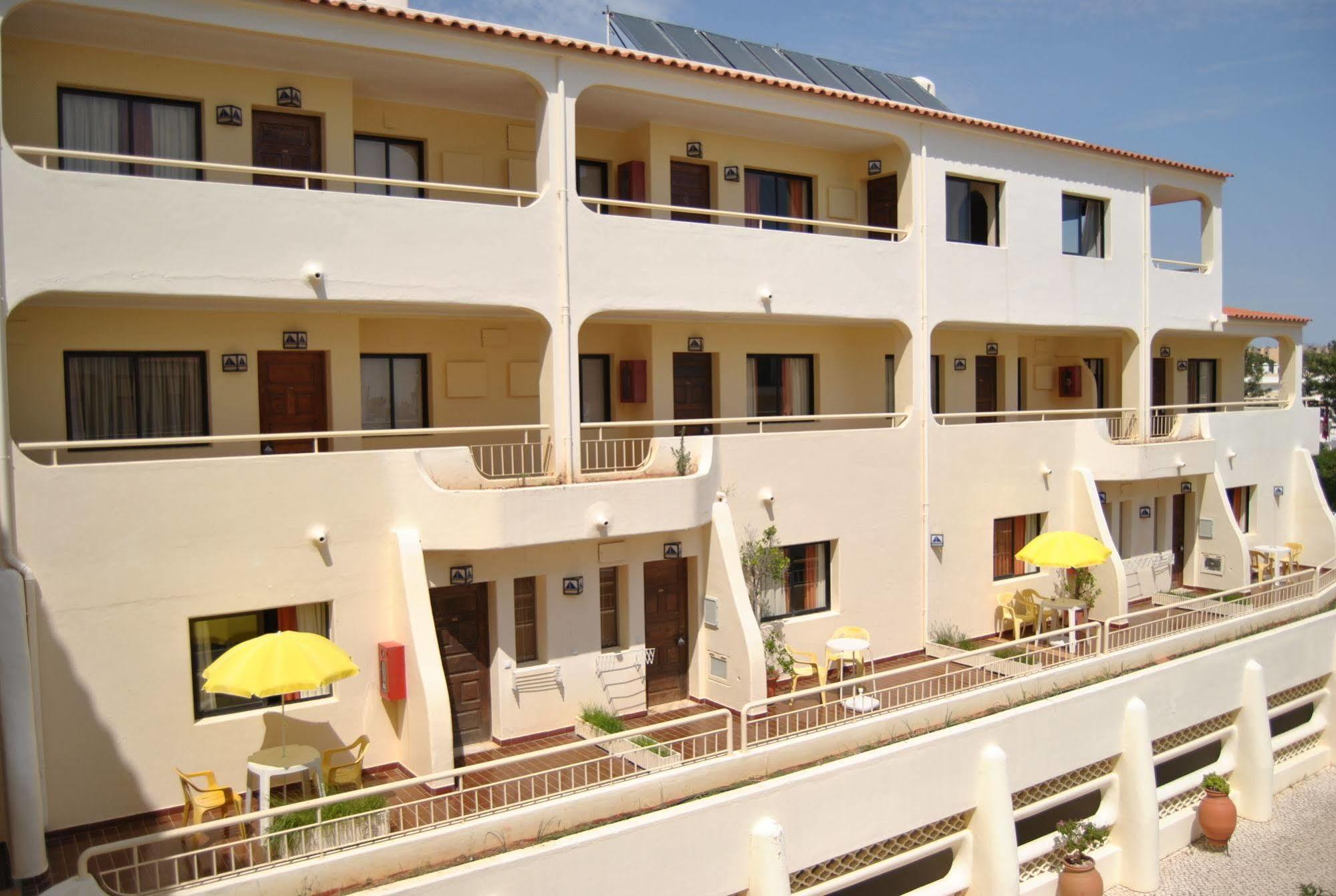 Apartamentos Olhos Do Mar Albufeira Extérieur photo