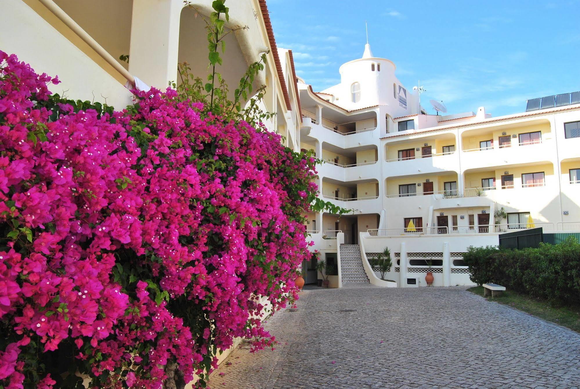 Apartamentos Olhos Do Mar Albufeira Extérieur photo